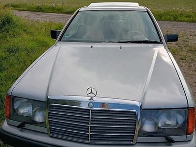 Grau Gebraucht 1988 Mercedes 230 Coupé | 9.350 €