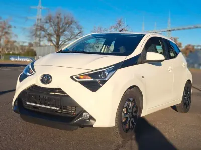 Gebraucht Toyota Aygo Connect Style 72 PS (52 kW) 2018 Weiß Kleinwagen