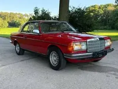 Gebraucht Mercedes 230 109 PS (80 kW) 1980 Rot Coupé