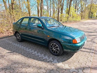 Usata VW Polo Classicline 60 CV (44 kW) 1996 Verde Berlina