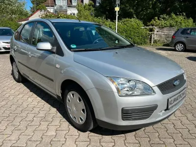 Gebraucht Ford Focus Fun X 101 PS (74 kW) 2006 Silber Limousine