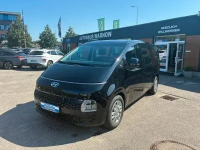 Gebraucht Hyundai Staria Trend 177 PS (130 kW) 2024 Schwarz Van / Kleinbus