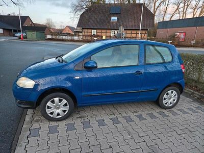 Gebraucht VW Fox 54 PS (39 kW) 2005 Blau Kleinwagen