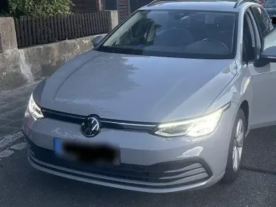 Gebraucht VW Golf VIII Life 116 PS (85 kW) 2023 Grau Kombi