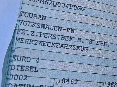 Second-hand VW Touran 140 CP (102 kW) 2009 Verde Monovolum