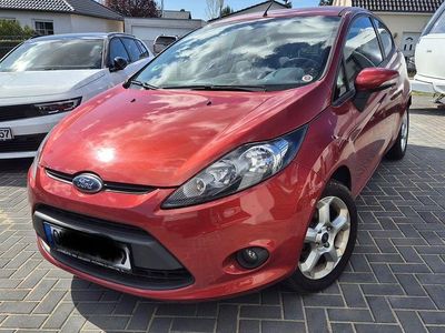 Gebraucht Ford Fiesta 82 PS (60 kW) 2009 Rot Limousine