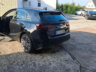 Gebraucht Kia Ceed 140 PS (102 kW) 2021 Schwarz Kleinwagen