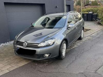 Gebraucht VW Golf VI Comfortline 122 PS (89 kW) 2011 Grau Kleinwagen