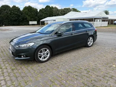 Gebraucht Ford Mondeo Titanium 179 PS (131 kW) 2015 Schwarz Limousine