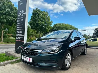 Gebraucht Opel Astra Edition 125 PS (91 kW) 2018 Grün Kombi
