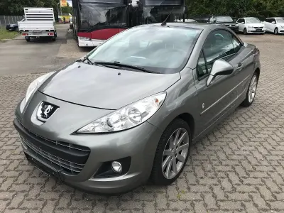 Gebraucht Peugeot 207 CC Roland Garros 120 PS (88 kW) 2010 Grau Cabrio