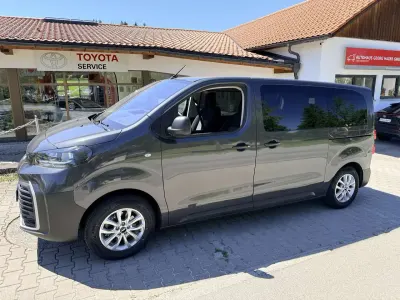 Gebraucht Toyota Proace Verso Comfort 144 PS (105 kW) 2024 Titanium grey Kombi