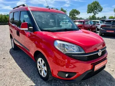 Gebraucht Fiat Doblò Lounge 95 PS (69 kW) 2016 Rot Van / Kleinbus