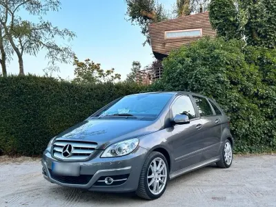Gebraucht Mercedes B180 109 PS (80 kW) 2009 Grau Van / Kleinbus