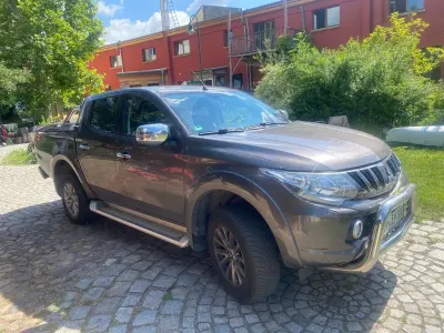 Gebraucht Mitsubishi L200 181 PS (133 kW) 2017 Grau Pickup