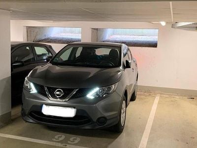 Gebraucht Nissan Qashqai 115 PS (84 kW) 2015 Grau SUV
