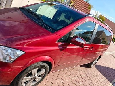 Gebraucht Mercedes Viano 163 PS (119 kW) 2011 Rot Van / Kleinbus