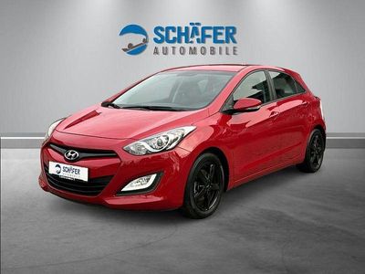 Rot Gebraucht 2014 Hyundai i30 Trend Limousine | 10.450 € (Fairer Preis)