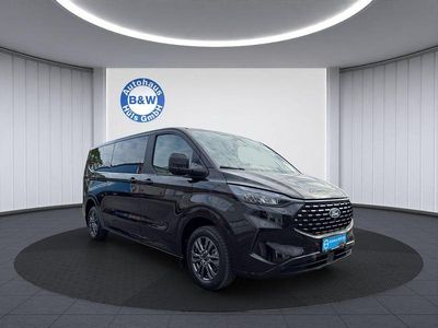 Second-hand Ford Tourneo Titanium 136 CP (100 kW) 2025 Negru Monovolum