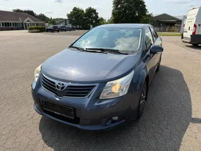 Gebraucht Toyota Avensis Sol 126 PS (92 kW) 2010 Blau Limousine