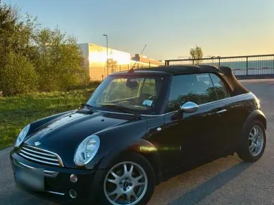 Usata Mini One Cabriolet 90 CV (66 kW) 2006 Nero Cabrio