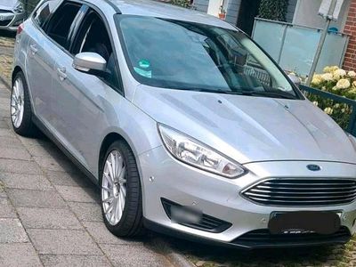 Gebraucht Ford Focus 120 PS (88 kW) 2016 Silber Kombi