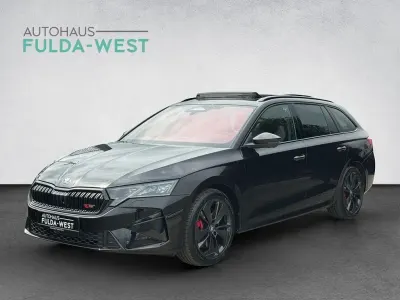 Neu Skoda Octavia RS 265 PS (194 kW) 2025 Blackmagic perleffekt Kombi