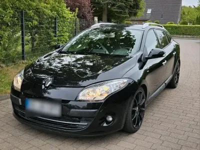 Używany Renault Mégane 130 KM (95 kW) 2011 Andere farben Sedan/Limuzyna