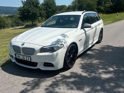 BMW M550