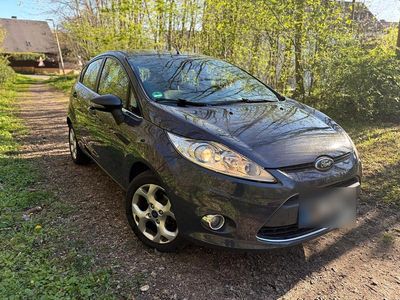 Usata Ford Fiesta 97 CV (71 kW) 2010 Grigio Utilitaria