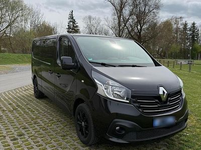 Second-hand Renault Trafic Expression 145 CP (106 kW) 2016 Negru Monovolum
