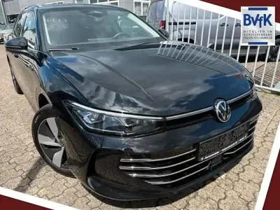 Gebraucht VW Passat Elegance 150 PS (110 kW) 2025 Schwarz Kombi