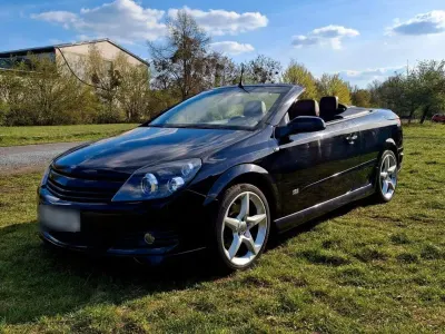 Gebraucht Opel Astra Cabriolet OPC 150 PS (110 kW) 2011 Schwarz Cabrio
