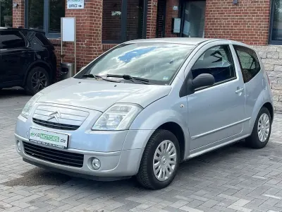 Gebraucht Citroën C2 Comfort 73 PS (53 kW) 2008 Silber Kleinwagen