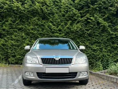 Gebraucht Skoda Octavia 122 PS (89 kW) 2009 Grau Limousine