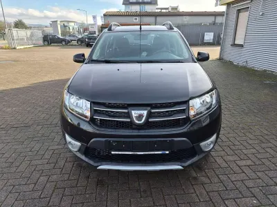 Gebraucht Dacia Sandero Stepway 90 PS (66 kW) 2017 Schwarz Limousine