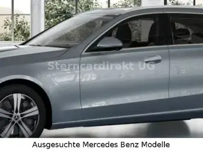 Używany Mercedes C300e Avantgarde 313 KM (230 kW) 2025 Srebrny Sedan/Limuzyna