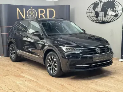 Gebraucht VW Tiguan Life 150 PS (110 kW) 2023 Deep black perleffek (metallic) SUV