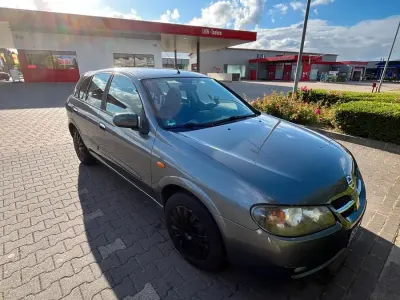 Gebraucht Nissan Almera 95 PS (69 kW) 2002 Grau Kleinwagen