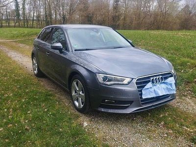 Gebraucht Audi A3 Ambiente 150 PS (110 kW) 2015 Grau Limousine