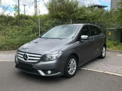 Gebraucht Mercedes B180 109 PS (80 kW) 2012 Grau Kleinwagen