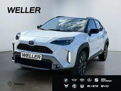 Neu Toyota Yaris Plus 131 PS (96 kW) 2026 Platinum white pearl mc. (089) Kleinwagen