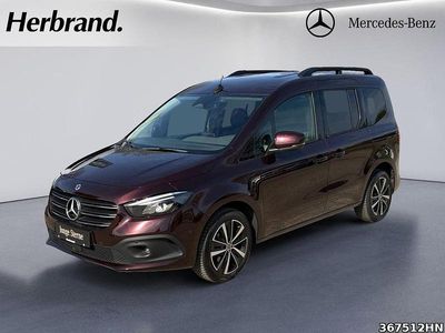 Second-hand Mercedes T180 131 CP (96 kW) 2023 Roșu Monovolum