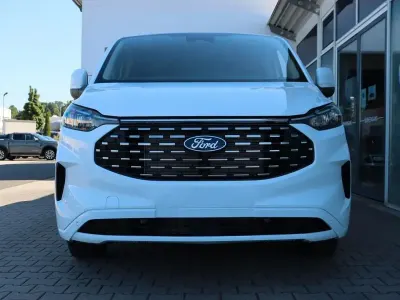 Neu Ford Tourneo Titanium 150 PS (110 kW) 2025 Weiß Van / Kleinbus