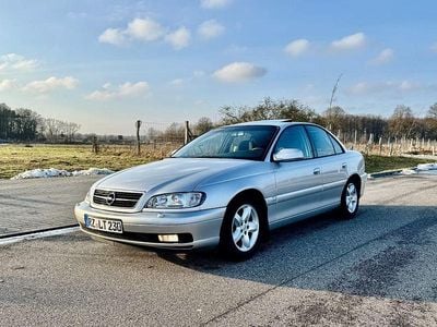 Silber Gebraucht 2001 Opel Omega Elegance Limousine | 3.000 € (Fairer Preis)