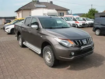 Gebraucht Mitsubishi L200 154 PS (113 kW) 2018 Braun Pickup