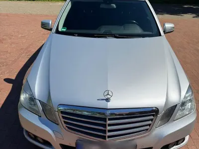 Gebraucht Mercedes E220 170 PS (125 kW) 2011 Grau Kombi