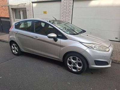 Gebraucht Ford Fiesta Titanium 95 PS (69 kW) 2013 Silber Kleinwagen