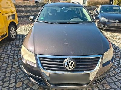 Usado VW Passat 105 HP (77 kW) 2007 Castanho Carrinha