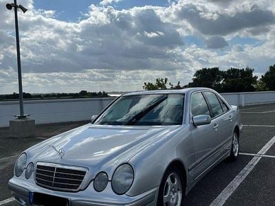 Mercedes E240